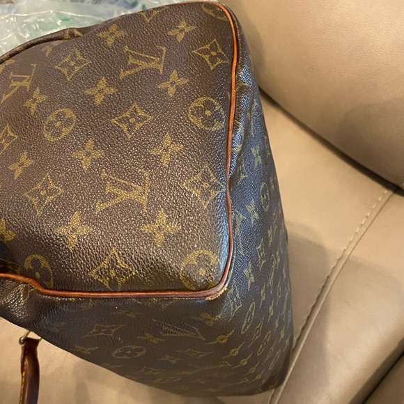 Authentic Vintage Louis Vuitton monogram Speedy 30 hand bag - Picture 13 of 16